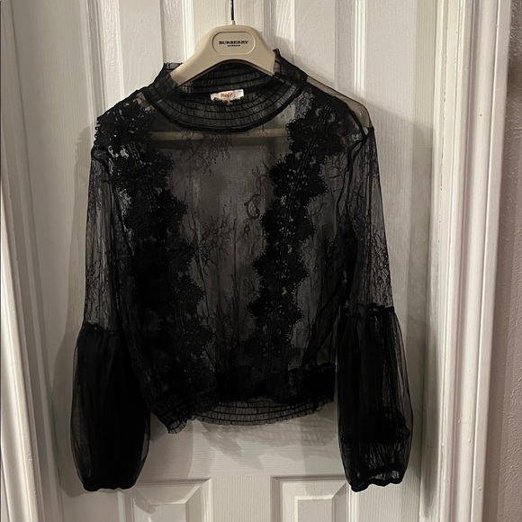 PEACH LACE BLOUSE SIZE MEDIUM - Picture 1 of 4